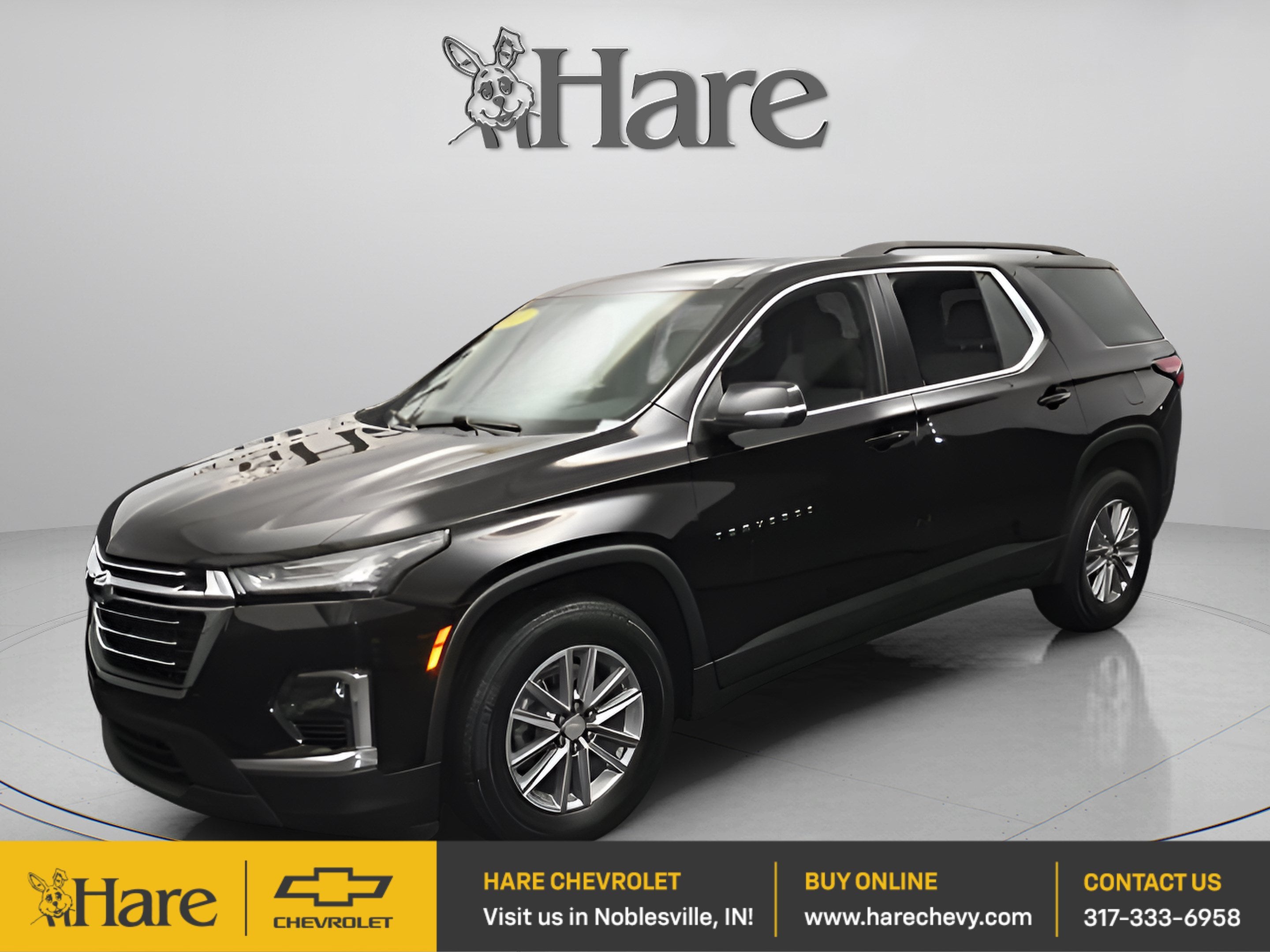 2023 Chevrolet Traverse LT Cloth in Mosaic Black Metallic — front three-quarter view