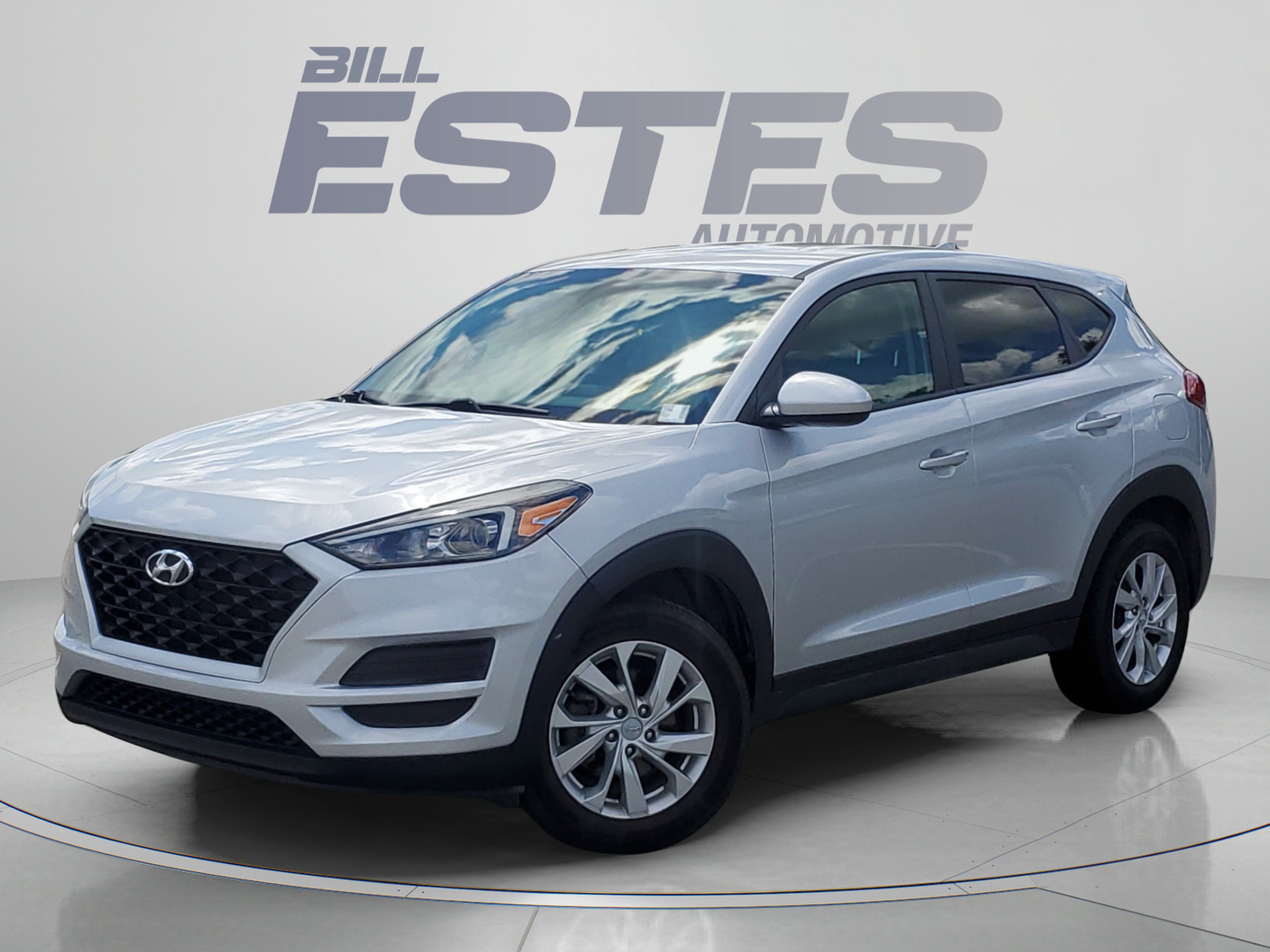 2019 Hyundai Tucson SE in Molten Silver — front three-quarter view