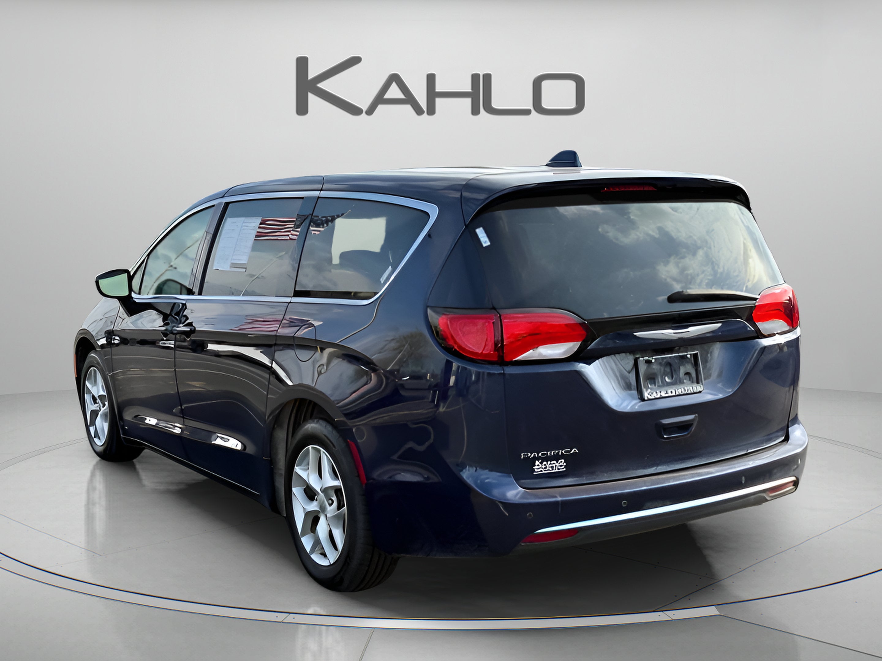 2018 Chrysler Pacifica — side profile view